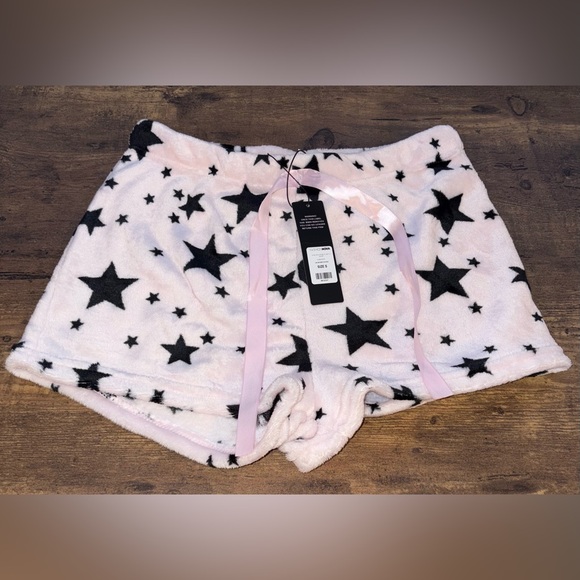 Fashion Nova Pink Star Print Sleep Fleece Shorts - Picture 3 of 9